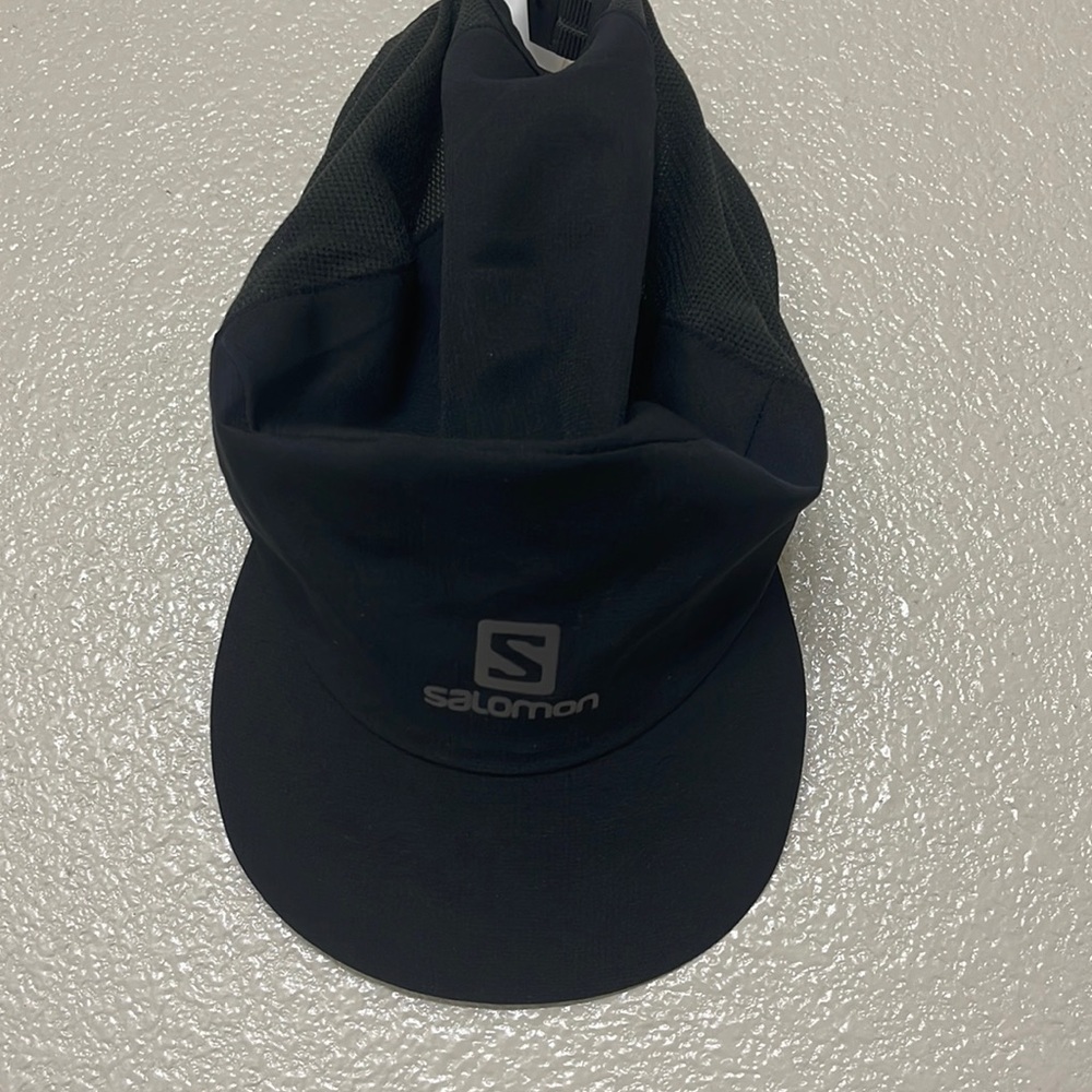 Salomon black hat